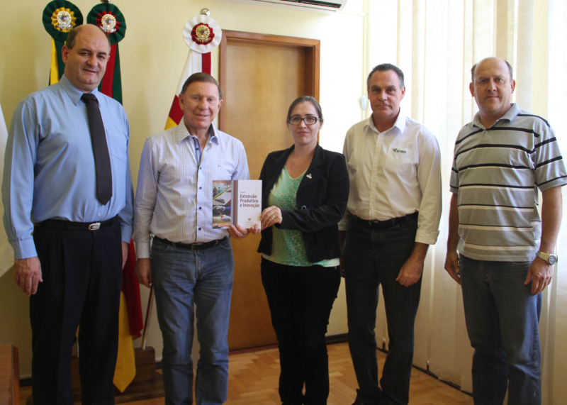 EXECUTIVO RECEBE PRESIDENTE DO COREDE FRONTEIRA NOROESTE